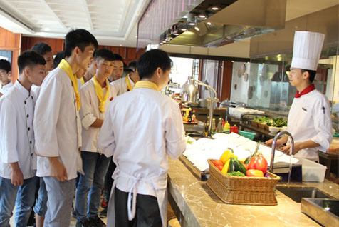 ������ʦ��ѵѧУ